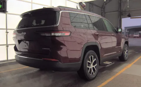 More photos of 2024 Jeep Grand Cherokee L Limited at Cassill Motors, IA