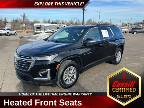 Black 2023 Chevrolet Traverse LT for sale in Cedar Rapids, IA