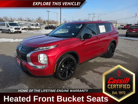 Red 2023 Mitsubishi Outlander SE for sale in Cedar Rapids, IA