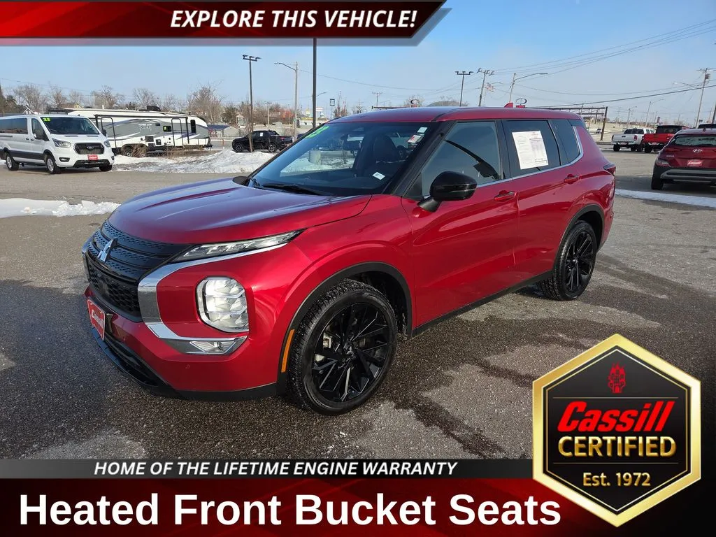 2023 Mitsubishi Outlander SE Black Edition's photo