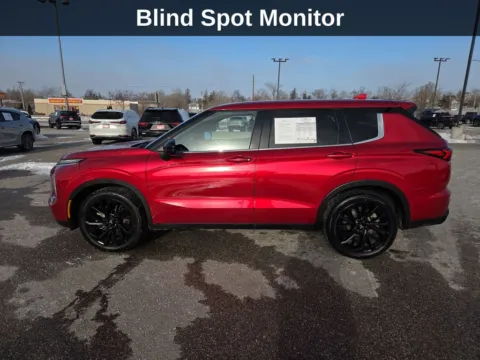 Photos of 2023 Mitsubishi Outlander SE for sale in Cedar Rapids, IA at Cassill Motors