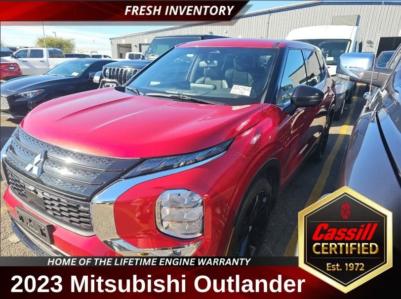 Red 2023 Mitsubishi Outlander SE for sale in Cedar Rapids, IA