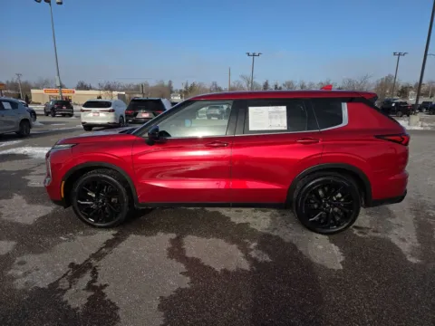 Photos of 2023 Mitsubishi Outlander SE for sale in Cedar Rapids, IA at Cassill Motors