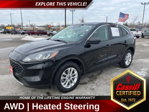 Black 2022 Ford Escape SE for sale in Cedar Rapids, IA