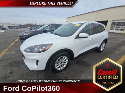 White 2021 Ford Escape Hybrid SE for sale in Cedar Rapids, IA
