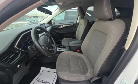 More photos of 2021 Ford Escape Hybrid SE at Cassill Motors, IA