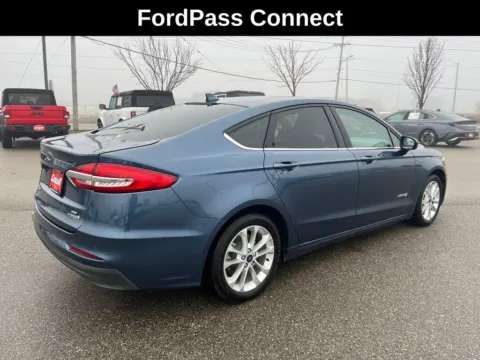More photos of 2019 Ford Fusion Hybrid SE at Cassill Motors, IA