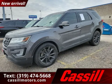 Gray 2017 Ford Explorer XLT for sale in Cedar Rapids, IA