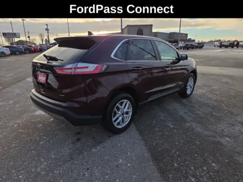 More photos of 2022 Ford Edge SEL at Cassill Motors, IA