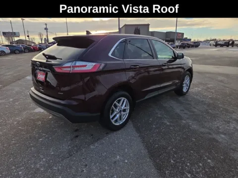 More photos of 2022 Ford Edge SEL at Cassill Motors, IA