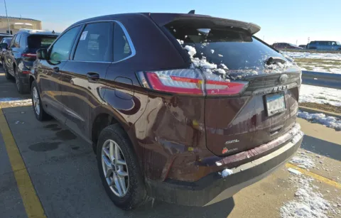 More photos of 2022 Ford Edge SEL at Cassill Motors, IA