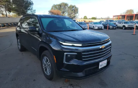 Photos of 2024 Chevrolet Traverse LT for sale in Cedar Rapids, IA at Cassill Motors