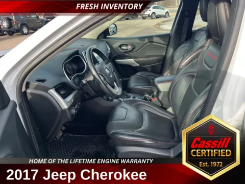White 2017 Jeep Cherokee Trailhawk for sale in Cedar Rapids, IA