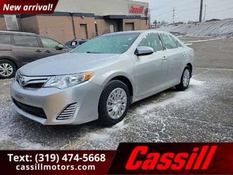 Silver 2013 Toyota Camry SE for sale in Cedar Rapids, IA