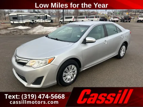 Silver 2013 Toyota Camry SE for sale in Cedar Rapids, IA