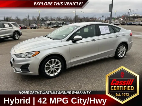 Silver 2019 Ford Fusion Hybrid SE for sale in Cedar Rapids, IA