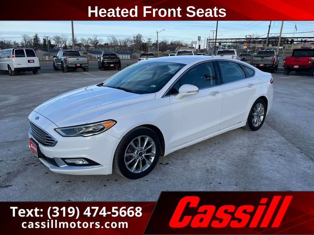 2017 Ford Fusion SE's photo