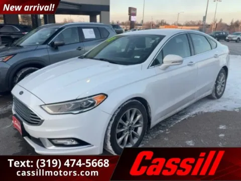 White 2017 Ford Fusion SE for sale in Cedar Rapids, IA