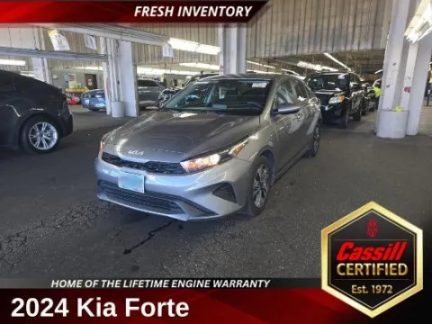 Gray 2024 Kia Forte LXS for sale in Cedar Rapids, IA
