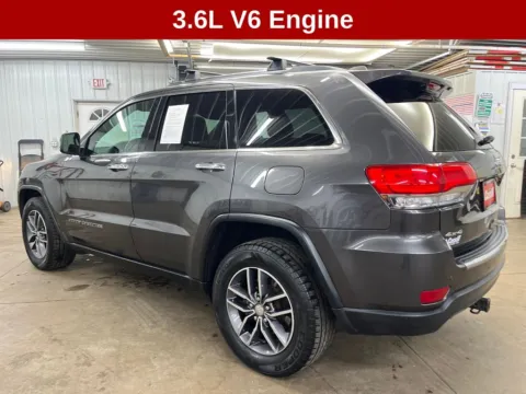 Another view of 2017 Jeep Grand Cherokee Limited for sale in Cedar Rapids, IA at Cassill Motors