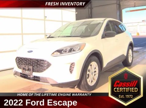 White 2022 Ford Escape SE for sale in Cedar Rapids, IA