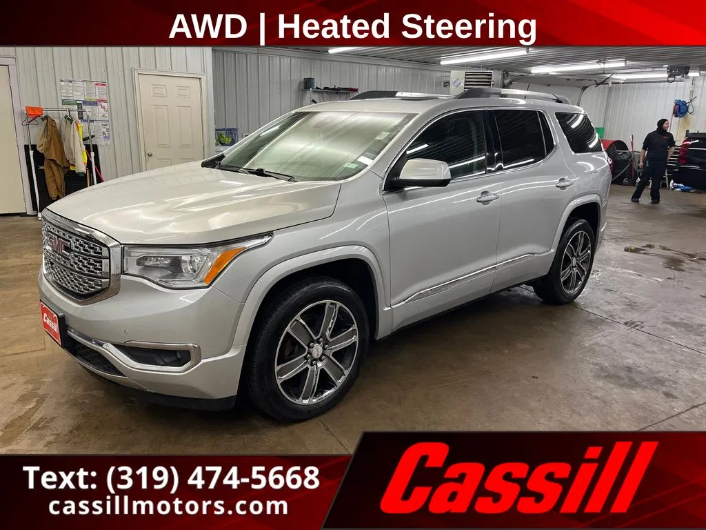 2017 GMC Acadia Denali's photo