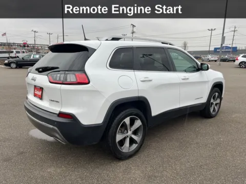 More photos of 2020 Jeep Cherokee Limited at Cassill Motors, IA
