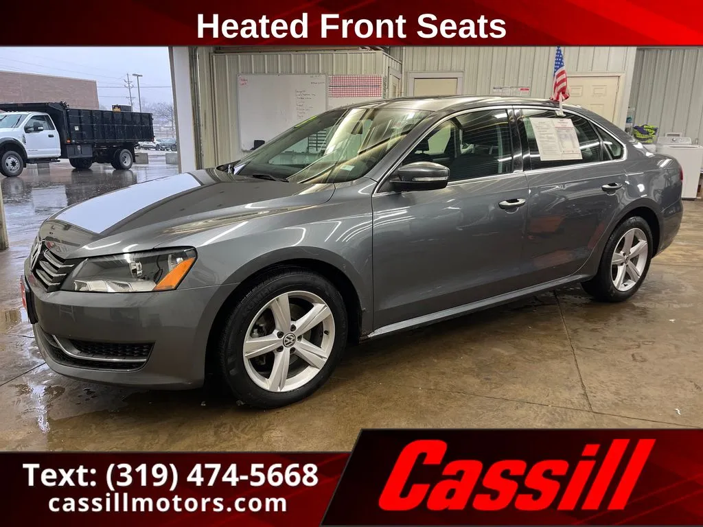 2013 Volkswagen Passat SE's photo