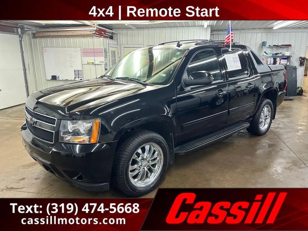 2011 Chevrolet Avalanche LT's photo