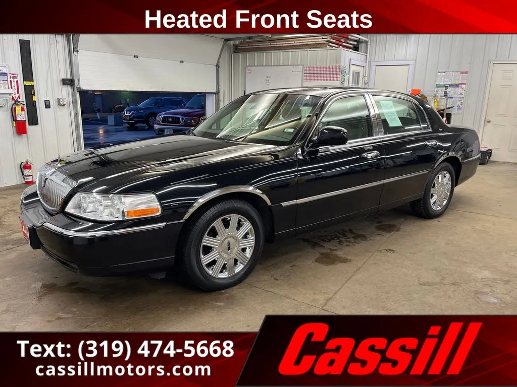 Black 2003 Lincoln Town Car Cartier for sale in Cedar Rapids, IA