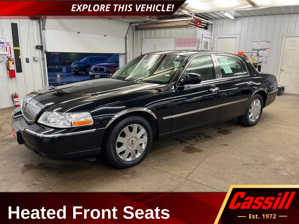 2003 Lincoln Town Car Cartier's photo
