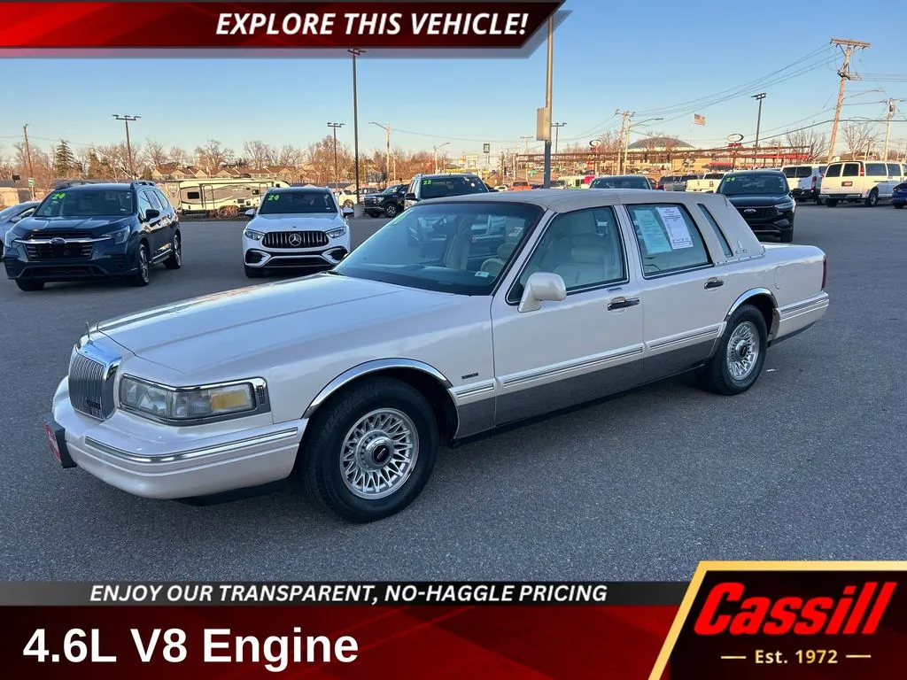 Beige 1996 Lincoln Town Car Signature for sale in Cedar Rapids, IA