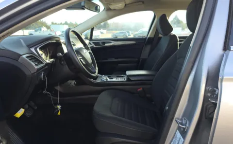 More photos of 2020 Ford Fusion Hybrid SE at Cassill Motors, IA