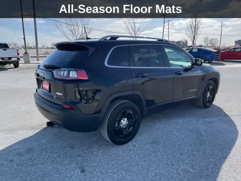More photos of 2019 Jeep Cherokee Latitude at Cassill Motors, IA