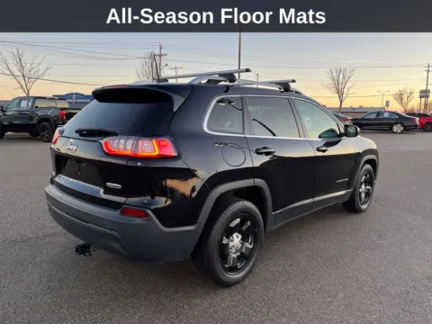 More photos of 2019 Jeep Cherokee Latitude at Cassill Motors, IA