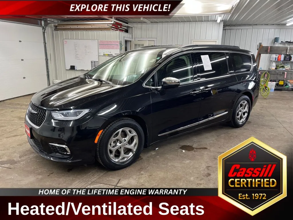 2023 Chrysler Pacifica Limited for sale in Cedar Rapids, IA