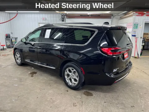 Another view of 2023 Chrysler Pacifica Limited for sale in Cedar Rapids, IA at Cassill Motors