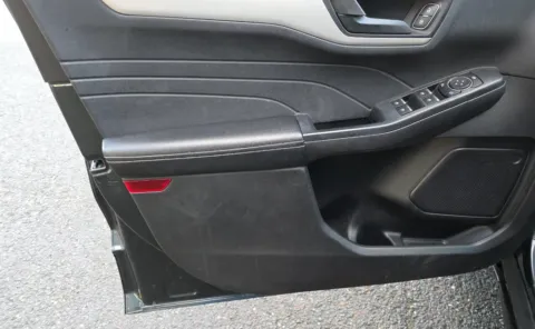 More photos of 2022 Ford Escape SE at Cassill Motors, IA