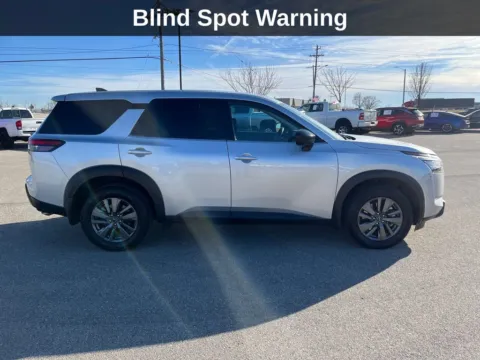 More photos of 2024 Nissan Pathfinder S at Cassill Motors, IA