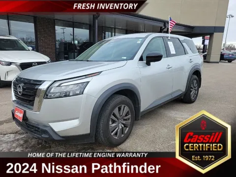 Silver 2024 Nissan Pathfinder S for sale in Cedar Rapids, IA
