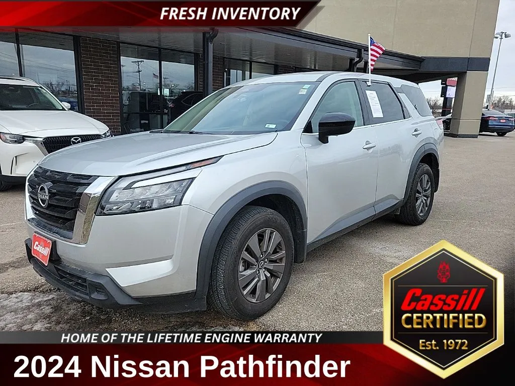 2024 Nissan Pathfinder S's photo