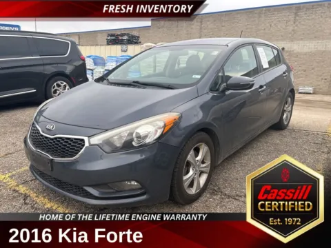 Blue 2016 Kia Forte5 LX for sale in Cedar Rapids, IA