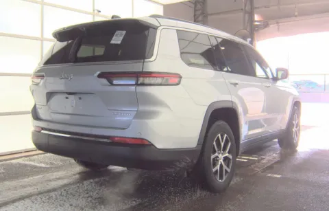 More photos of 2024 Jeep Grand Cherokee L Limited at Cassill Motors, IA