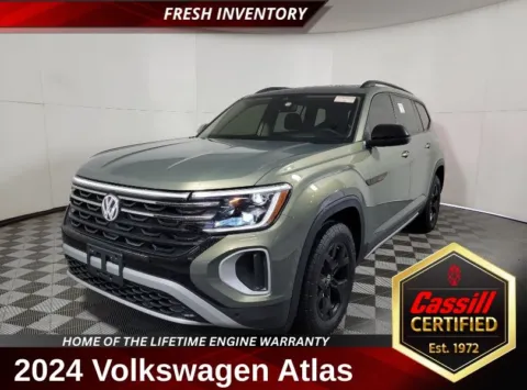 Green 2024 Volkswagen Atlas 2.0T Peak Edition SEL for sale in Cedar Rapids, IA