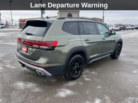 More photos of 2024 Volkswagen Atlas 2.0T Peak Edition SEL at Cassill Motors, IA