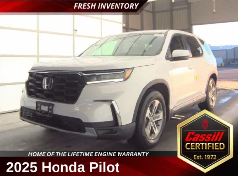 White 2025 Honda Pilot EX-L for sale in Cedar Rapids, IA