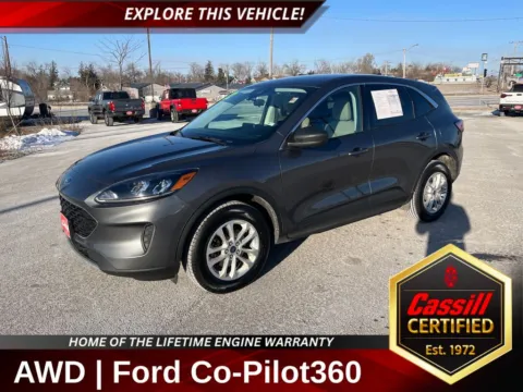 Gray 2022 Ford Escape SE for sale in Cedar Rapids, IA