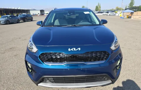 More photos of 2022 Kia Niro LXS at Cassill Motors, IA