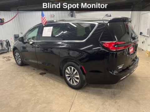 Another view of 2024 Chrysler Pacifica Hybrid Select for sale in Cedar Rapids, IA at Cassill Motors