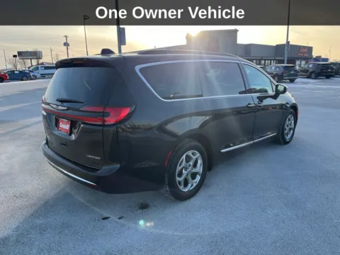 More photos of 2023 Chrysler Pacifica Limited at Cassill Motors, IA